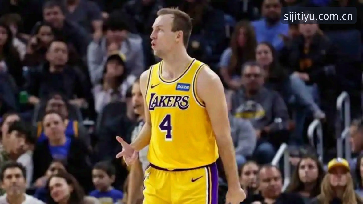 安东尼·戴维斯交易疑云背后的顶薪博弈：NBA转会市场与观赛生态深度评测